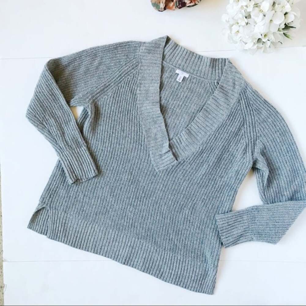 BP. Gray Knit Deep Plunging V-Neck Long Sleeve Sweater Women's Size XS